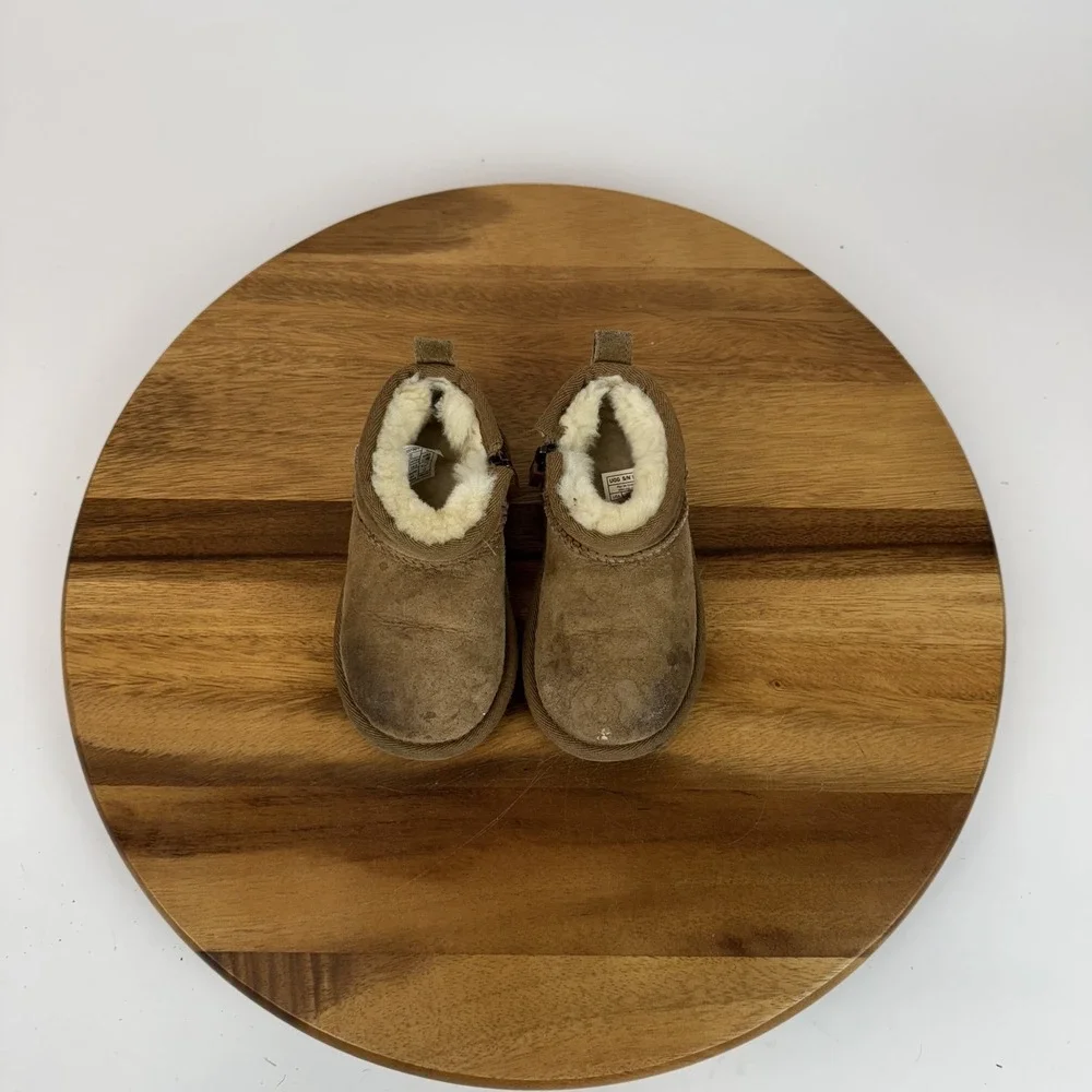 Little Kids‎ Ugg Classic Ultra Mini Zippered Brown Suede Comfort Lined Boots 7 C